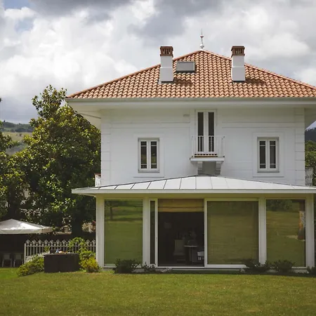 La Cardenosa De Cantabria *