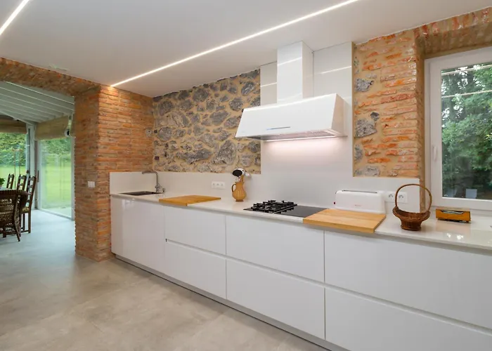 La Cardenosa De Cantabria *